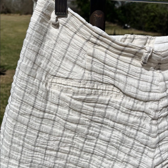 Stylish Cream Cropped Pants - Picture 5 of 11